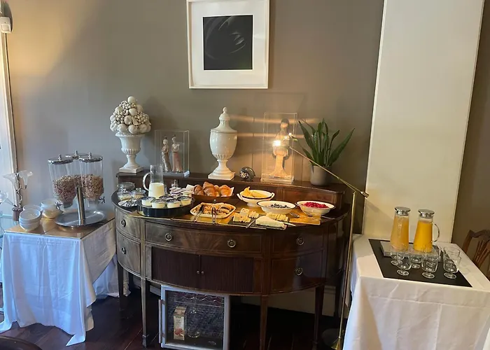 Six Brunton Place Guest House